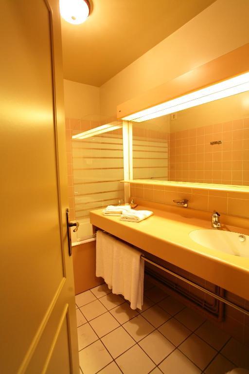 Le Domaine De Mombreux Hotel Lumbres Room photo